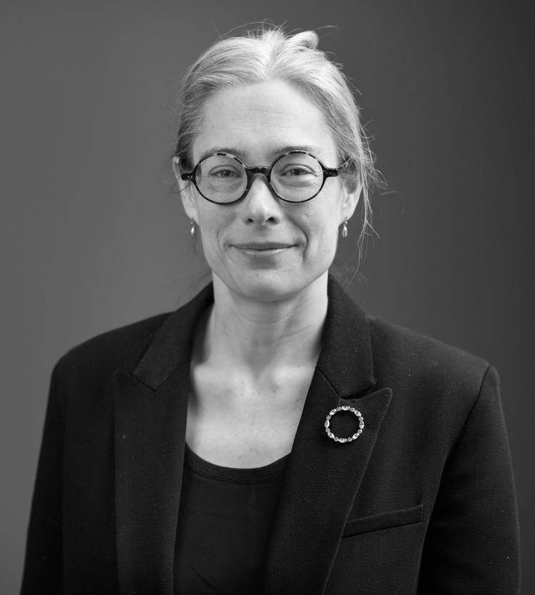 Sophie L., Online Retail CEO (IFZA)